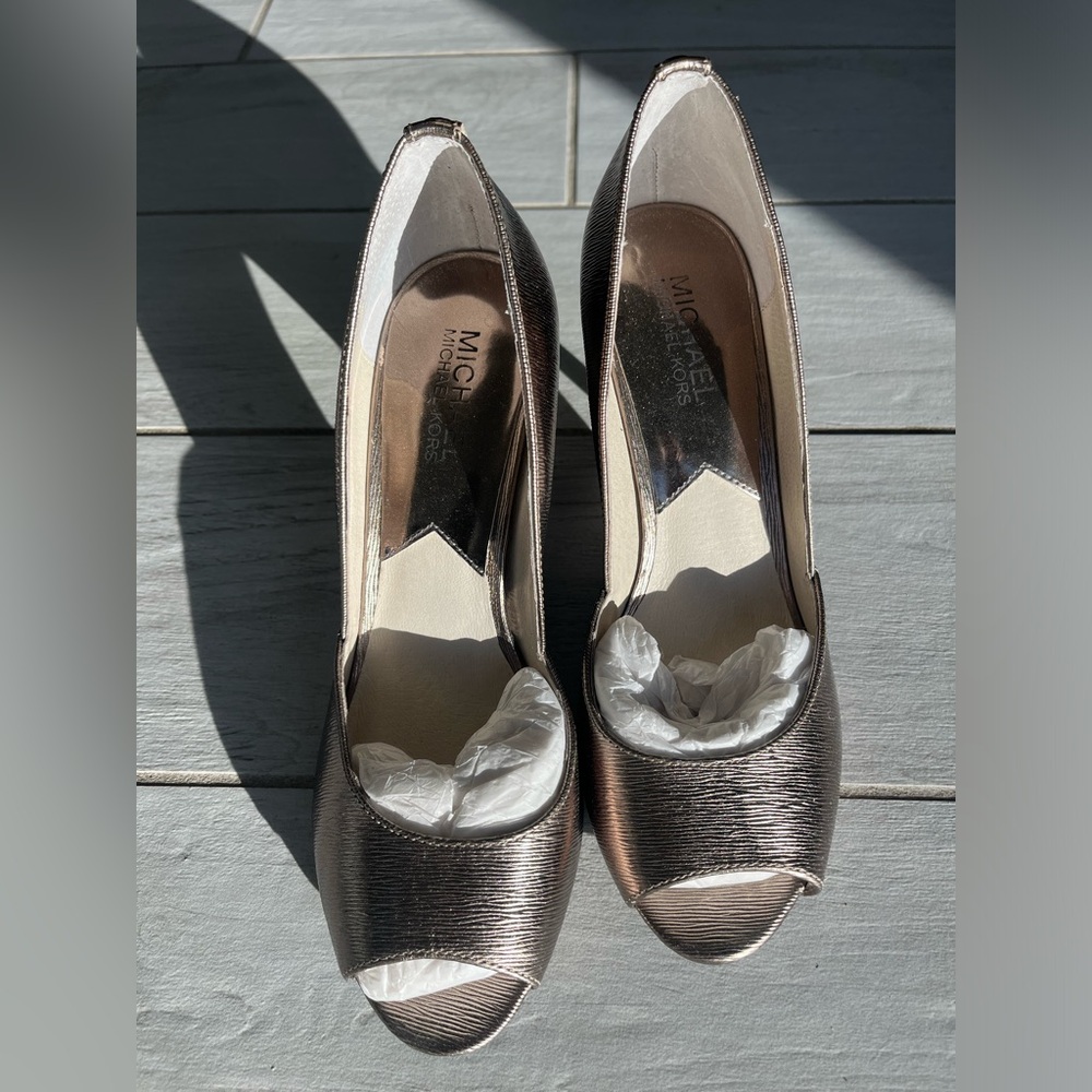Metallic Michael Kors Peep Toe Heels Size 6